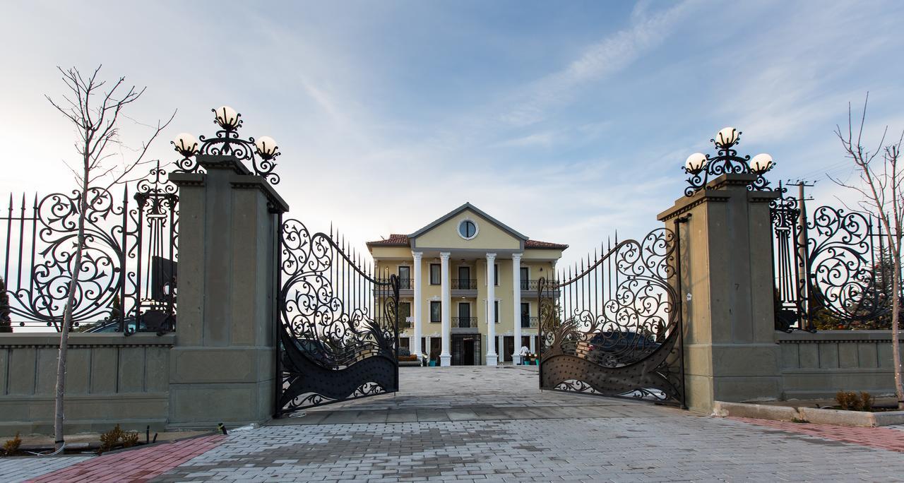"L'Art De Vivre" Resort Korce Ruang foto