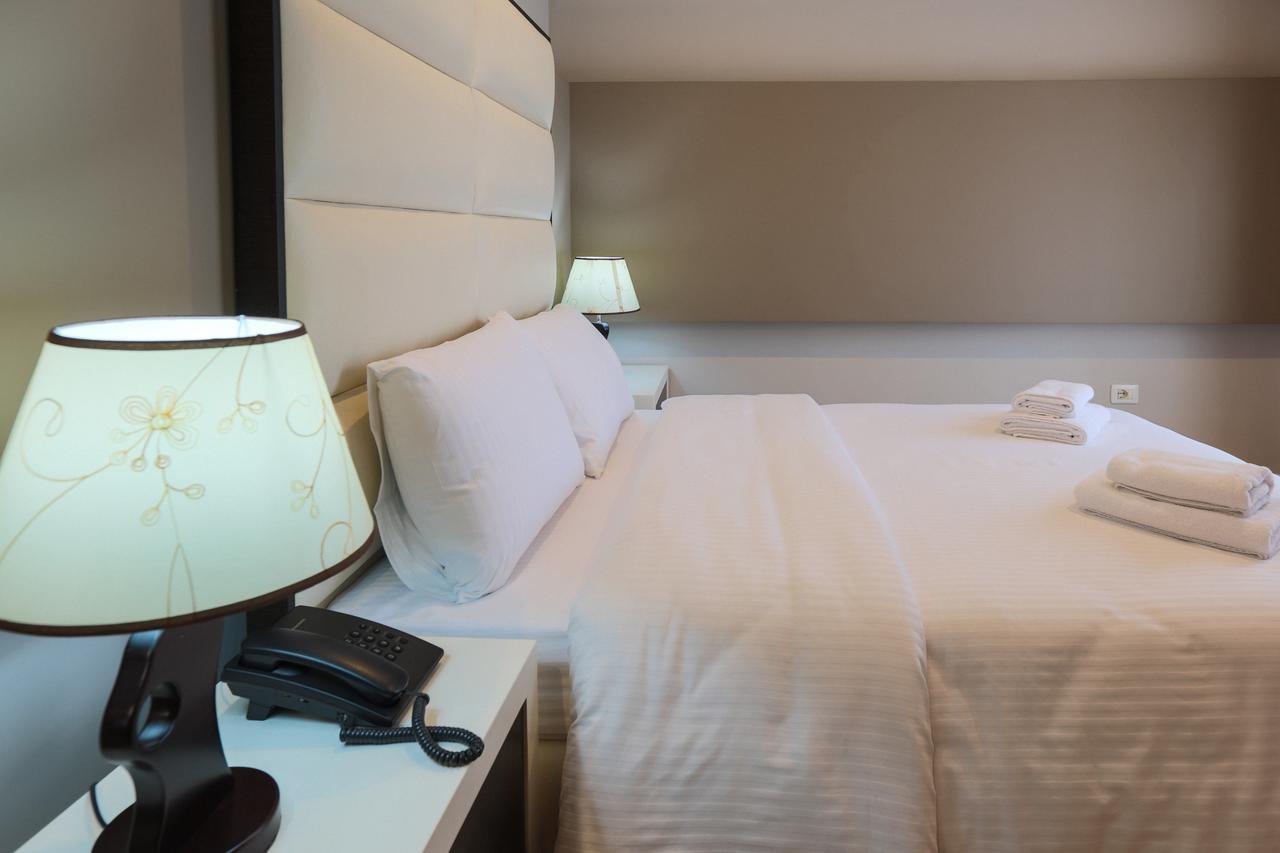 "L'Art De Vivre" Resort Korce Bagian luar foto