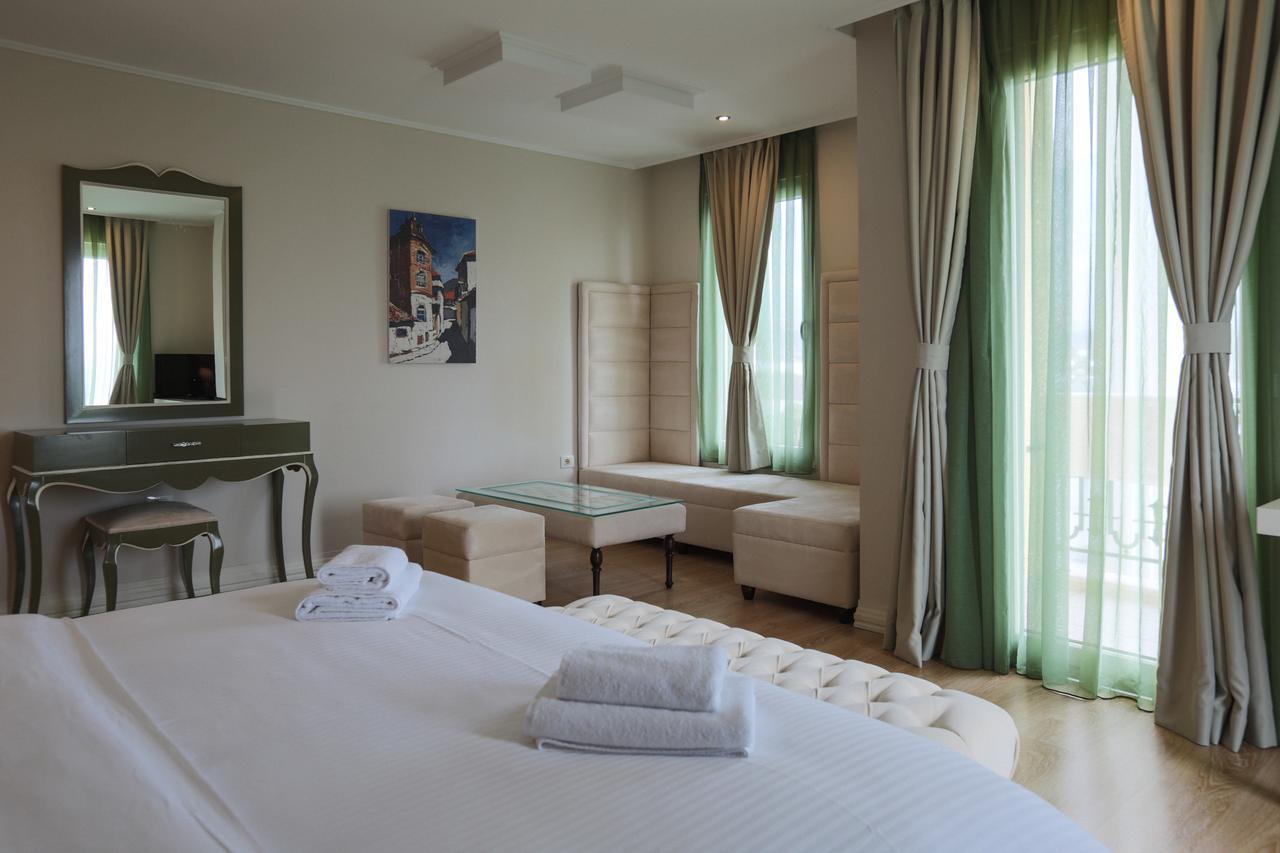 "L'Art De Vivre" Resort Korce Bagian luar foto