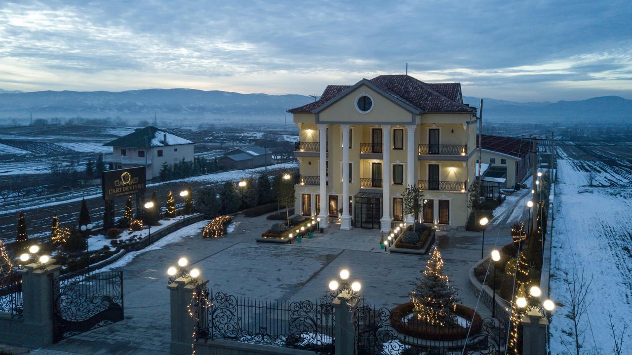 "L'Art De Vivre" Resort Korce Ruang foto