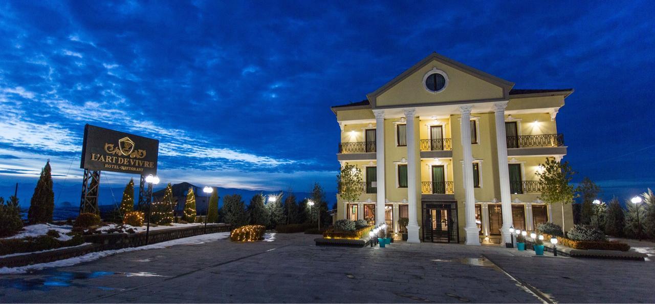"L'Art De Vivre" Resort Korce Bagian luar foto