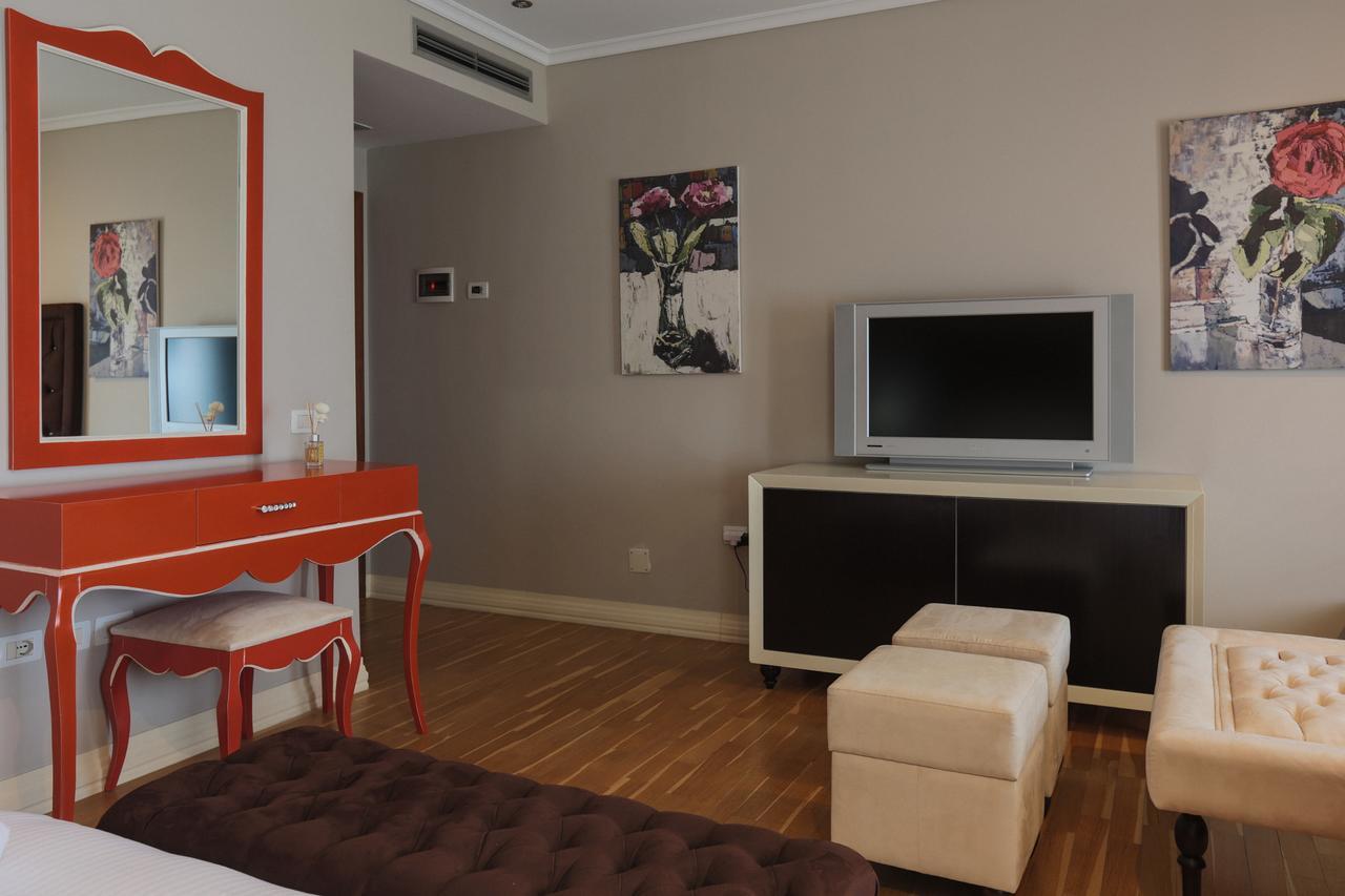 "L'Art De Vivre" Resort Korce Bagian luar foto