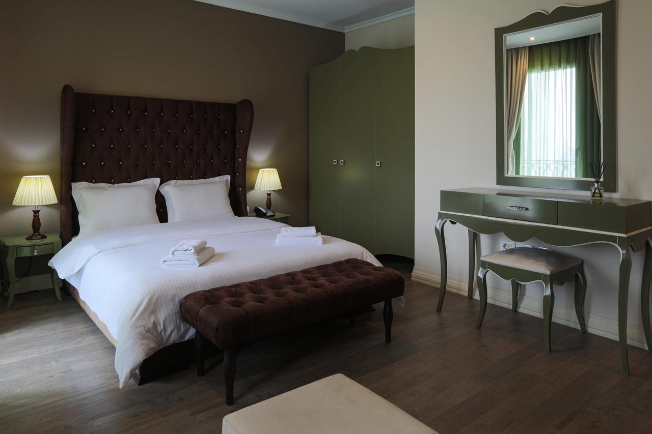 "L'Art De Vivre" Resort Korce Bagian luar foto