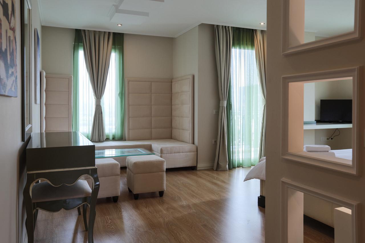 "L'Art De Vivre" Resort Korce Bagian luar foto
