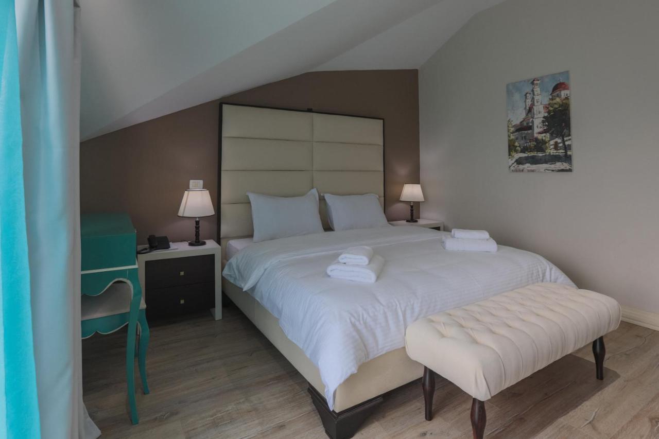 "L'Art De Vivre" Resort Korce Bagian luar foto